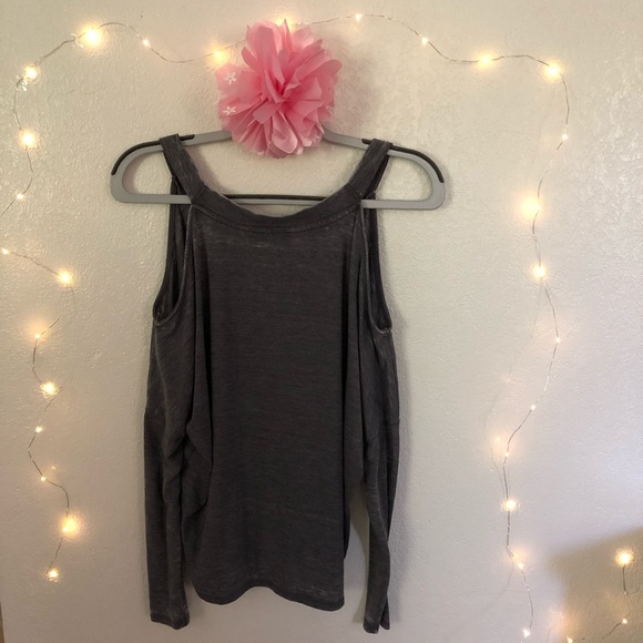 Express Long sleeve shoulder cut shirt. - Picture 2 of 3